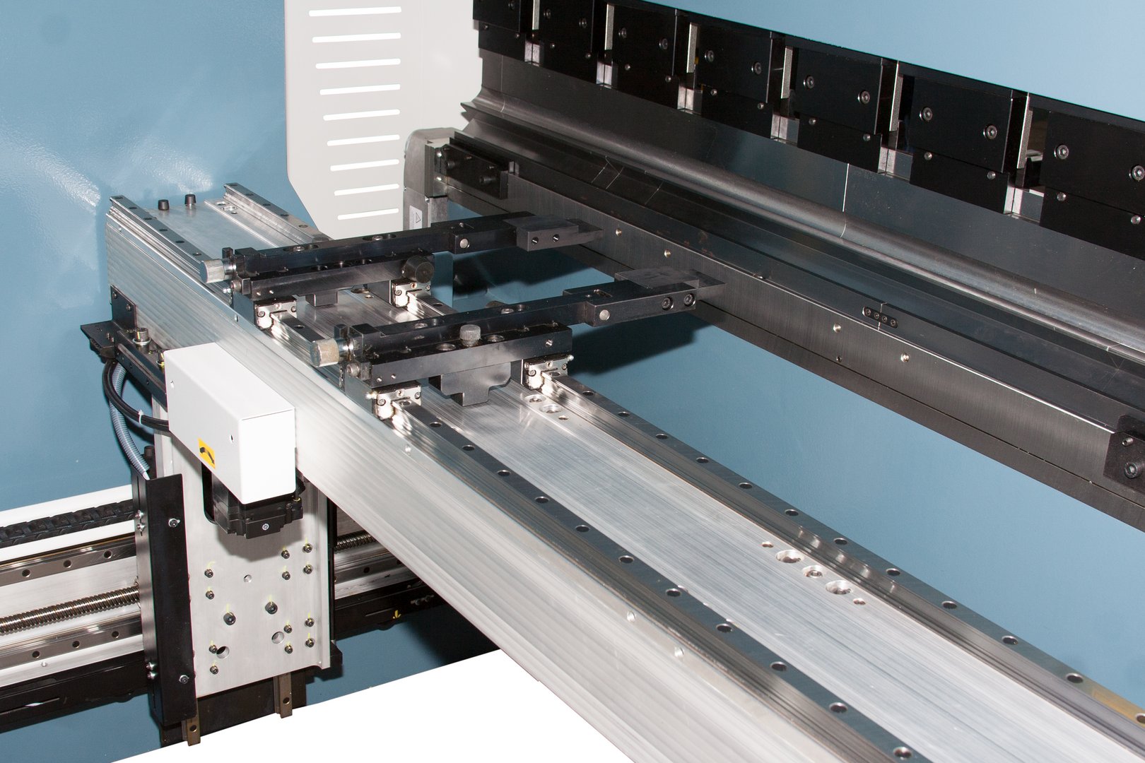 Hydraulic CNC press brake AD-S 30220 | Hesse + Co Maschinenfabrik